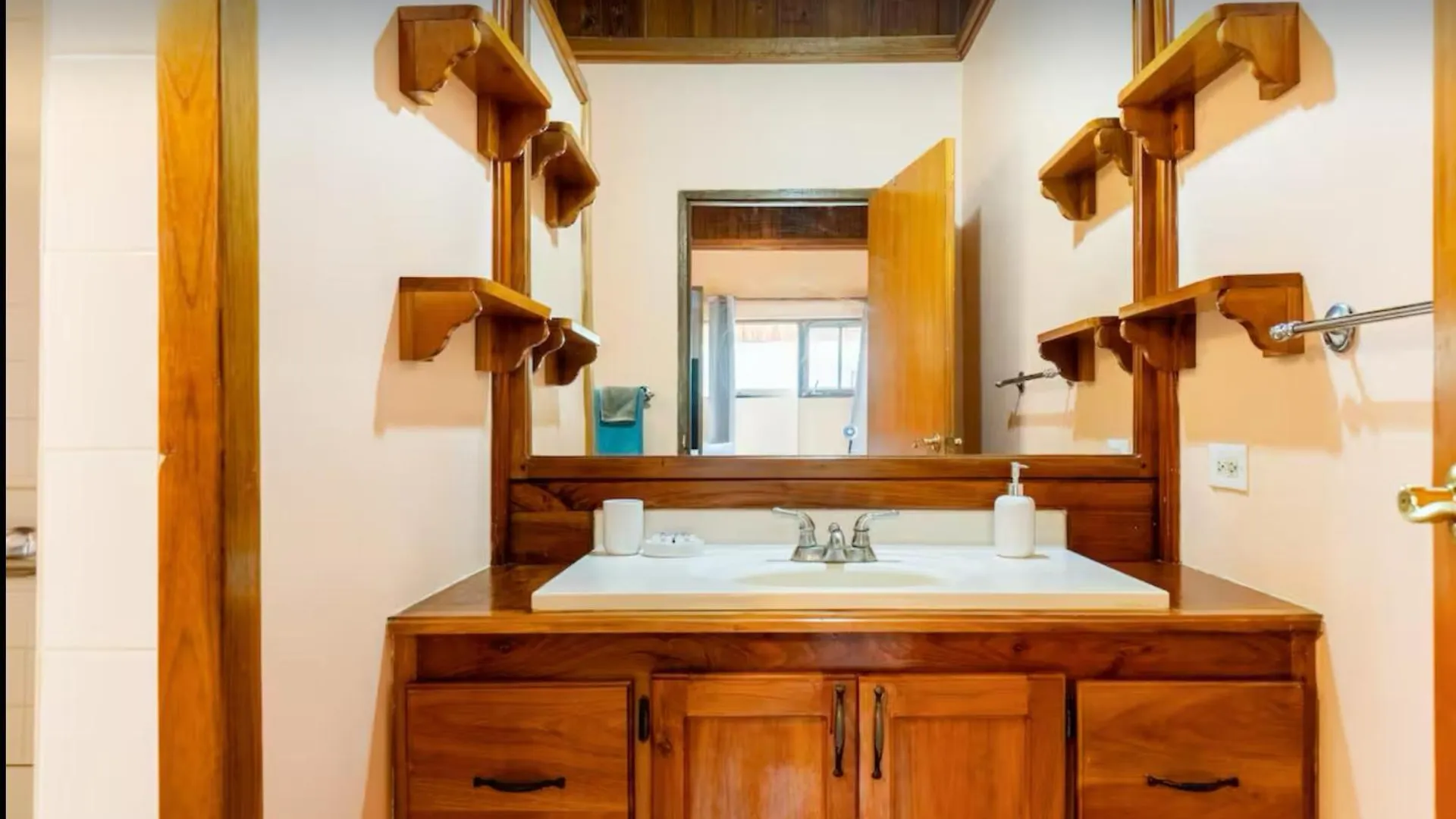 R&V Villa Negril